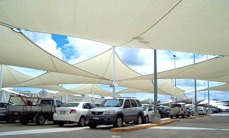 Lonas en toldos tensionados